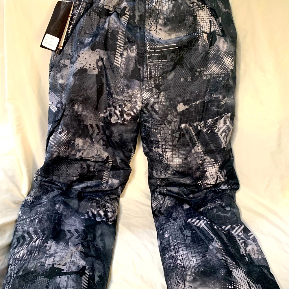 Boys Youth Snow pants with tags